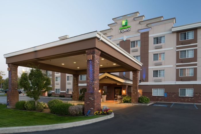 Spokane inn express holiday valley hotels wa washington downtown motels hotel map tripadvisor motel
