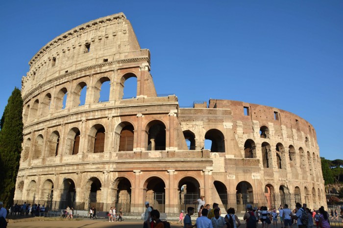 Colosseum reopen shutterstock imagine fotolog