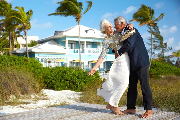 Senior vacations inclusive resorts travelers top over couple information