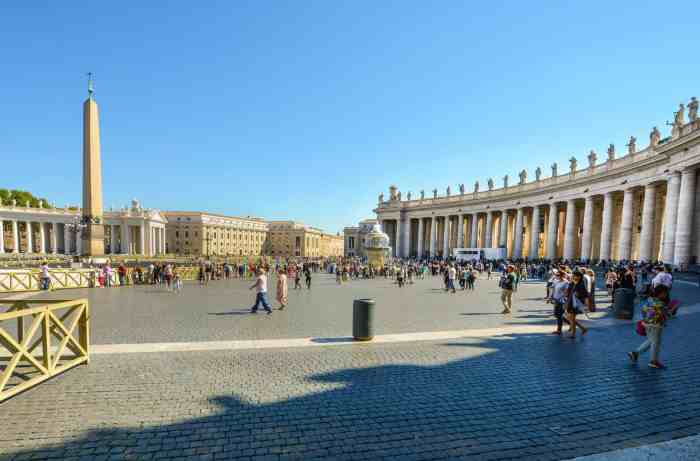 St peter's square facts