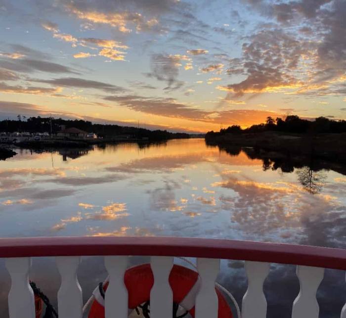 Riverboat barefoot myrtle