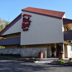 Red roof inn allow pets