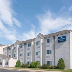 Budget hotel chains chain hotels microtel inn usa cheap suites economy between