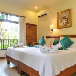 Saraswati bungalows puri ubud staying indonesia palace royal pura twilight